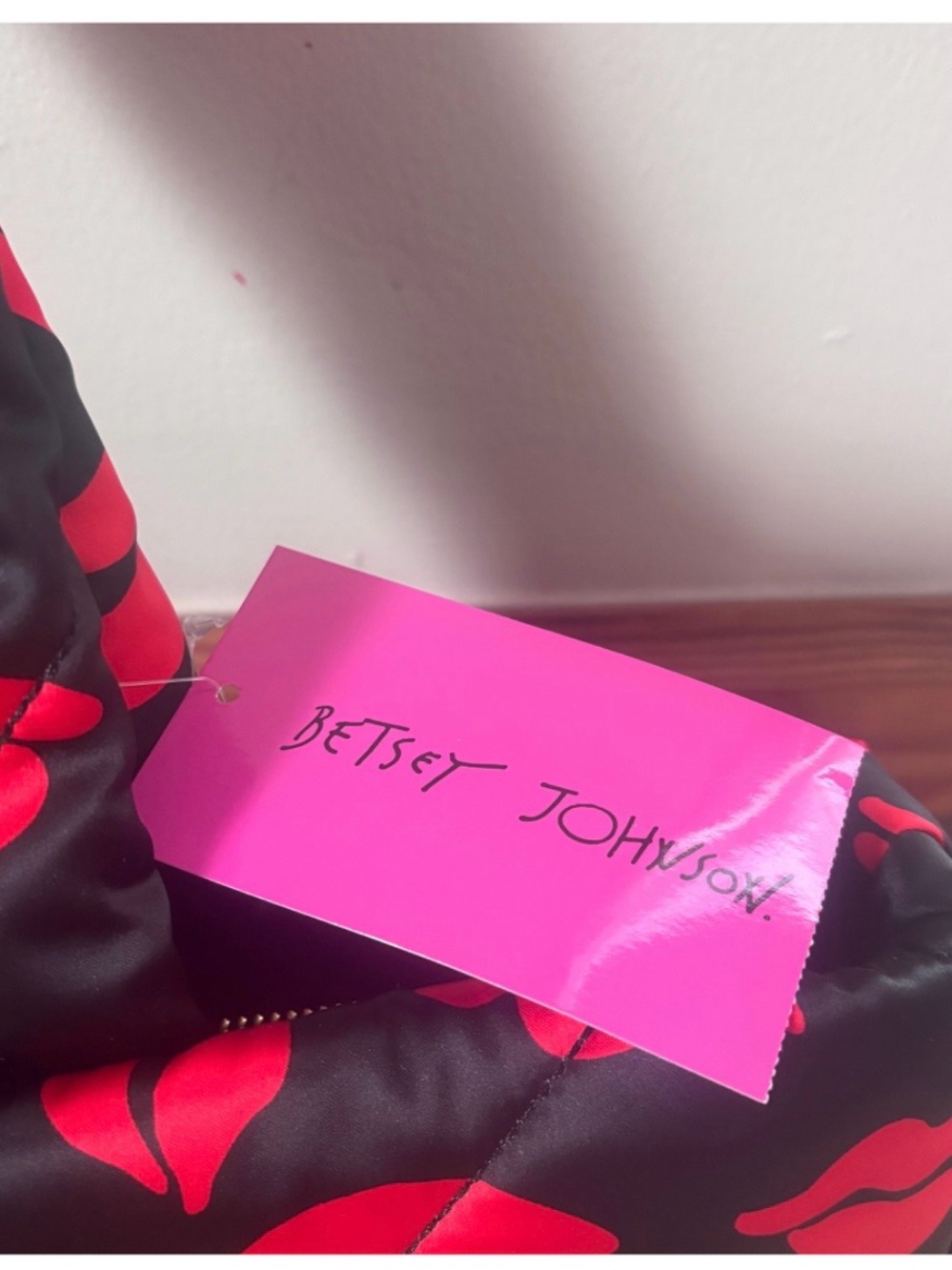 Betsey Johnson lip kiss print pillow quilted tote shoulder bag purse NWT - Picture 4 of 7